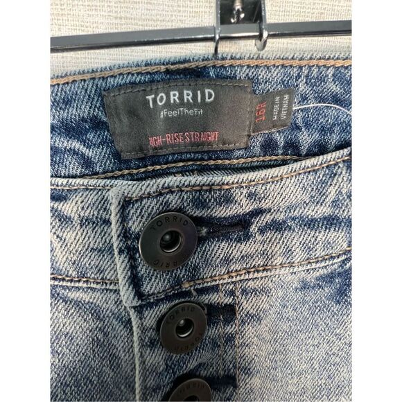 NWT Torrid Light Wash Straight Leg High Waist Denim Jeans With Slits - Picture 4 of 6